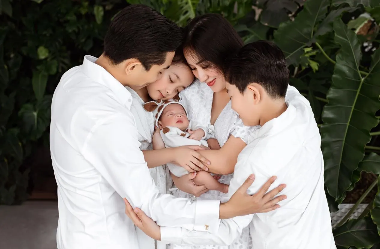 khanh-thi-len-ke-hoach-sinh-con-lan-4