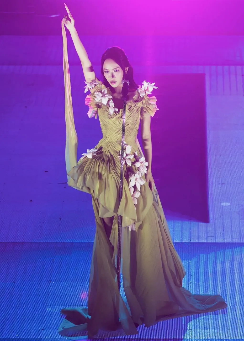 anh-tu-phan-ung-dieu-nhi-bieu-dien