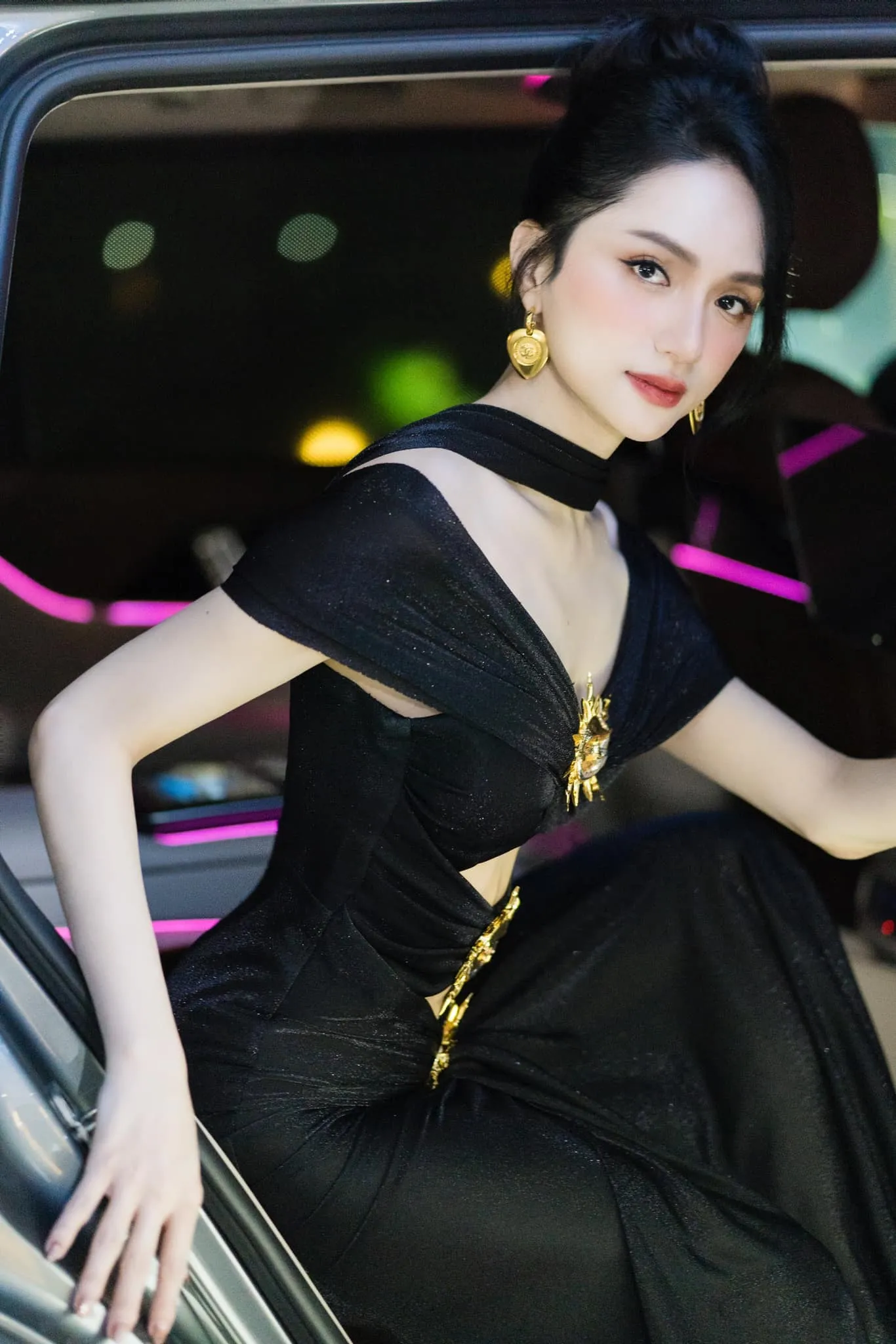 huong-giang-livestream-trao-thuong-iphone-4