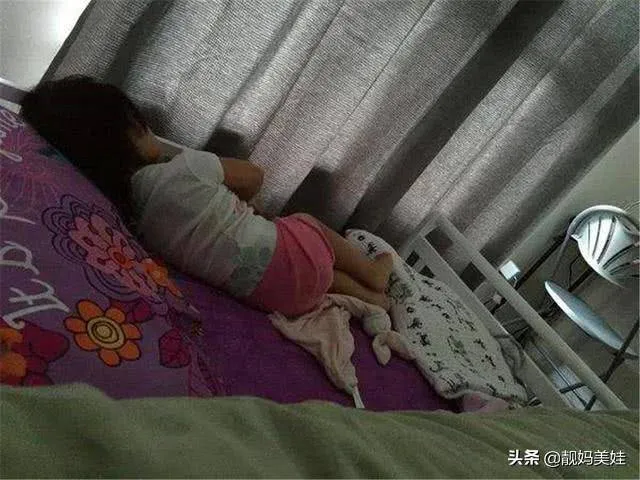 chong-nua-dem-lam-hanh-dong-la-truoc-mat-con-gai-1