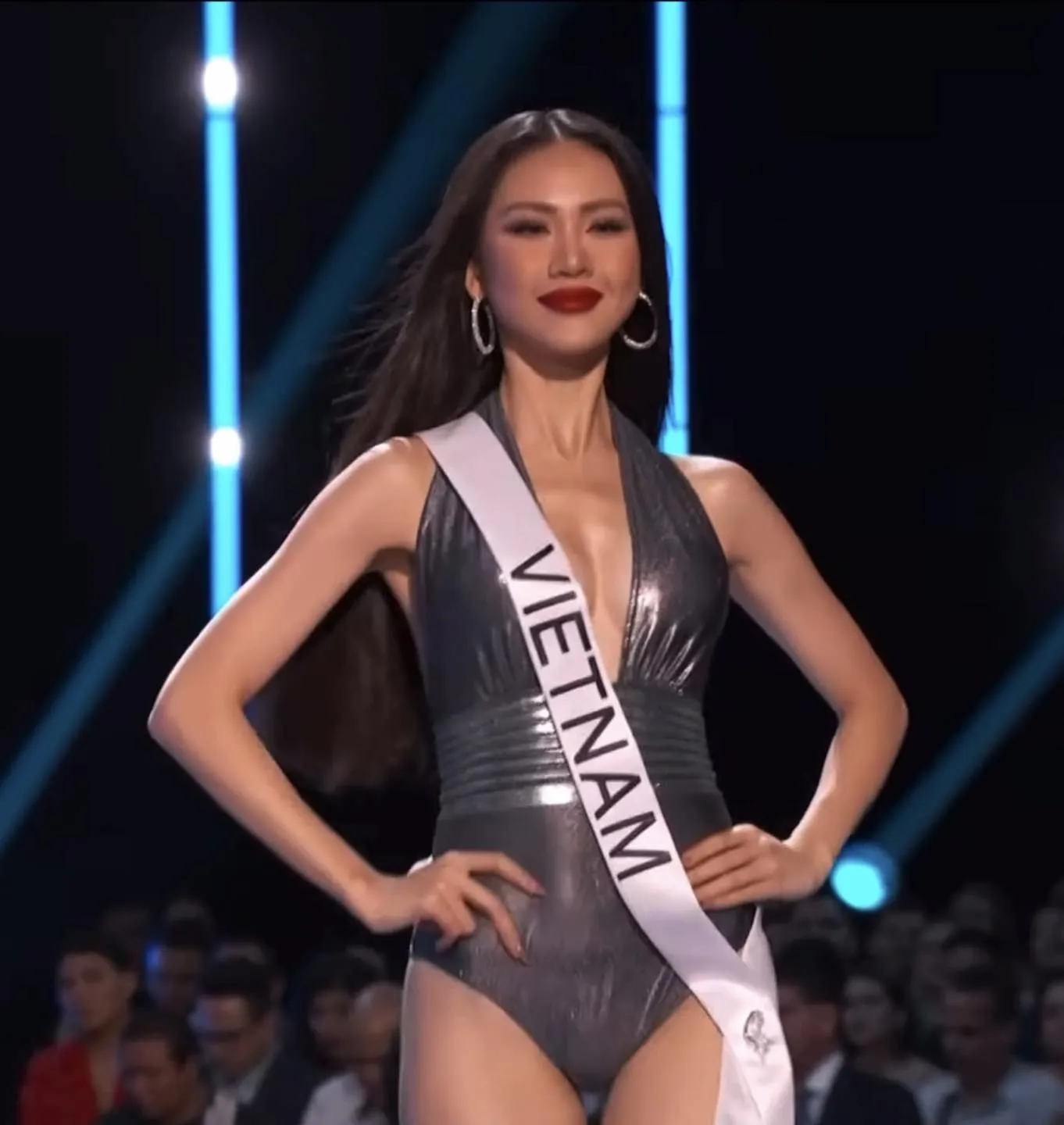 bui-quynh-hoa-bikini