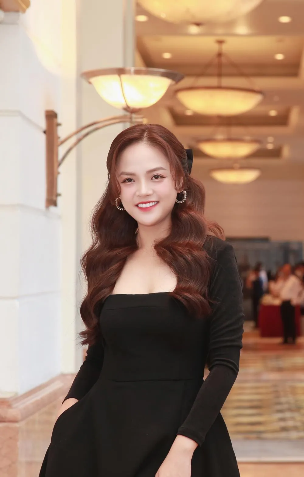 sao-nu-vbiz-thong-bao-mang-thai-1