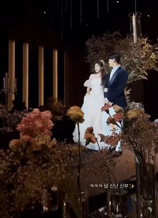 nu-ca-si-nong-bong-ket-hon-ban-than-10-nam-1