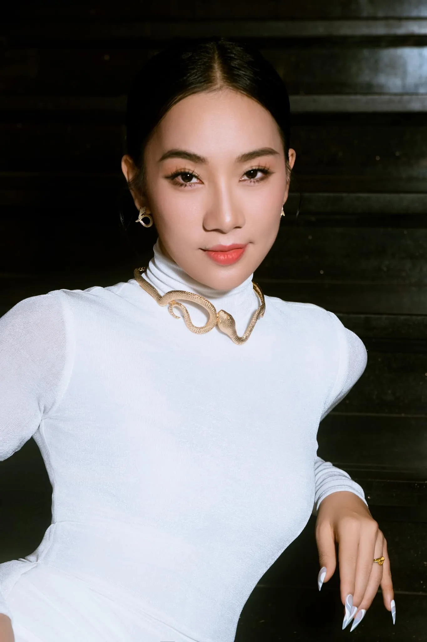 pham-lich-chi-dep-dap-gio-re-song-2