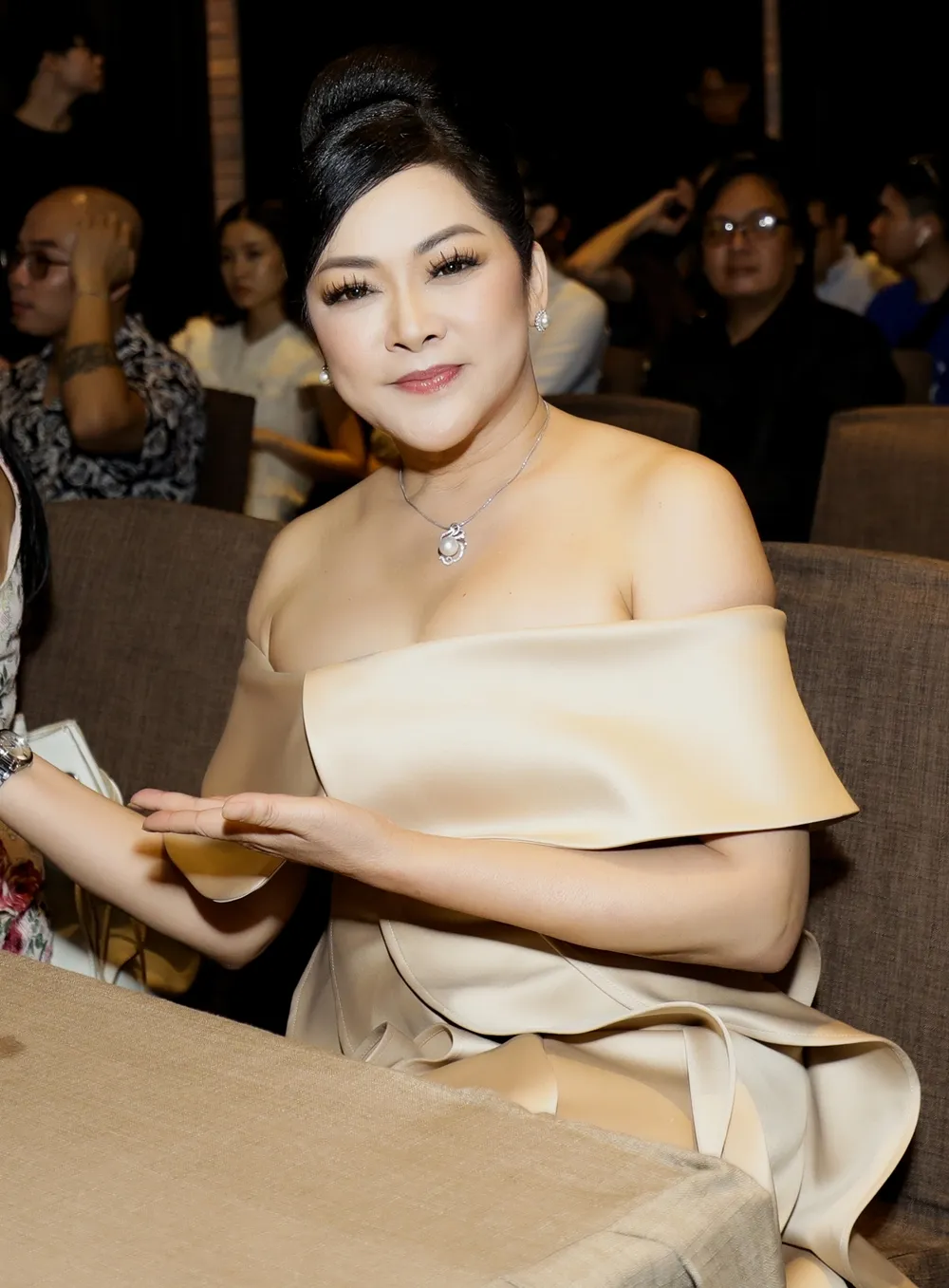 NHU-QUYNH-LIVESHOW-NHAC-TET (4)