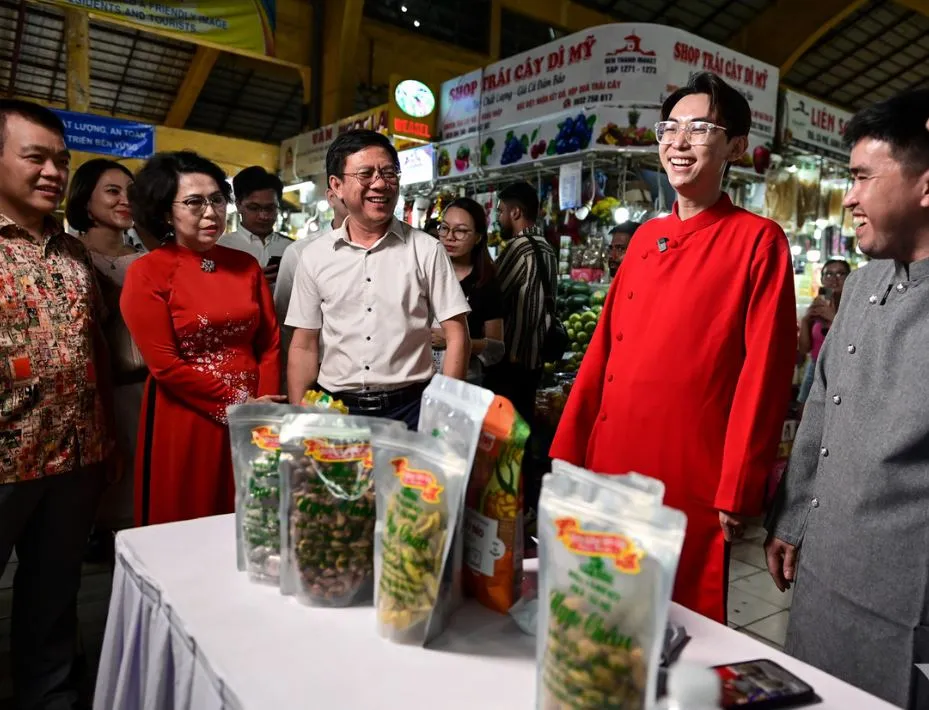 livestream-ban-hang-cho-ben-thanh-2