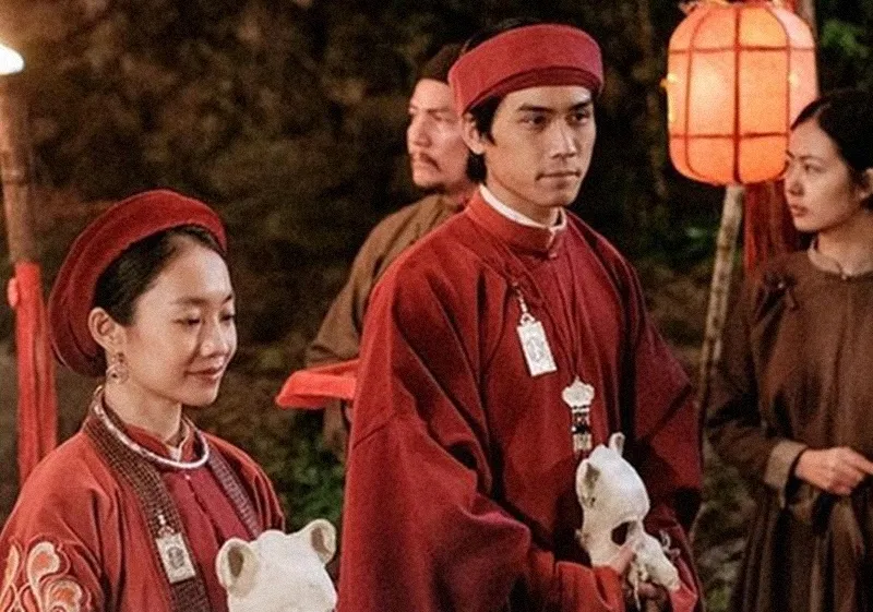 cap-sao-viet-bi-ep-hon-nhau-trong-rap-3