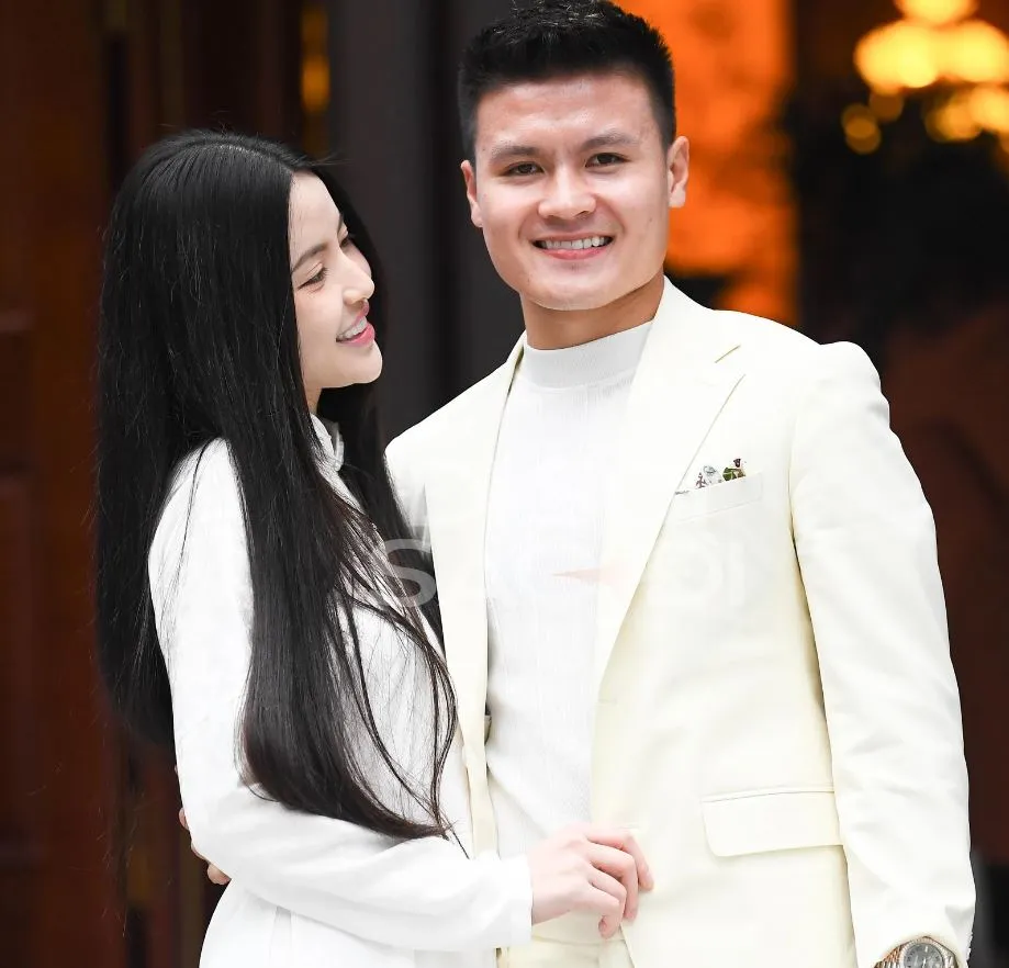 nhan-chu-thanh-huyen-quang-hai-gia-bao-nhieu-4