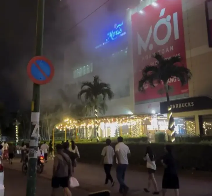 nguyen-nhan-chay-sieu-thi-lotte-mart-q7-2