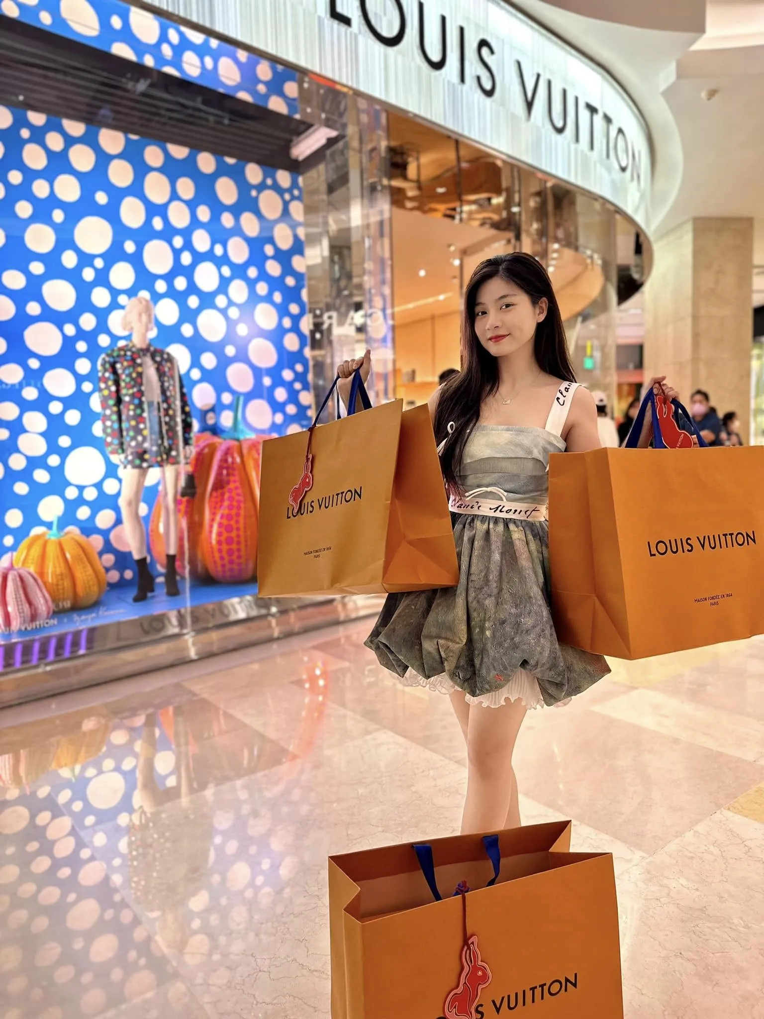 gia-the-khung-cua-bong-nam-phuong-3