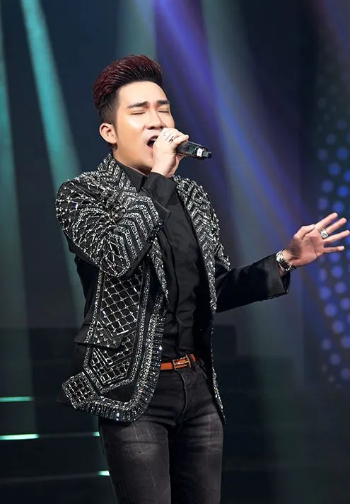 nam-ca-si-hat-dam-cuoi-1-ty-dong-2