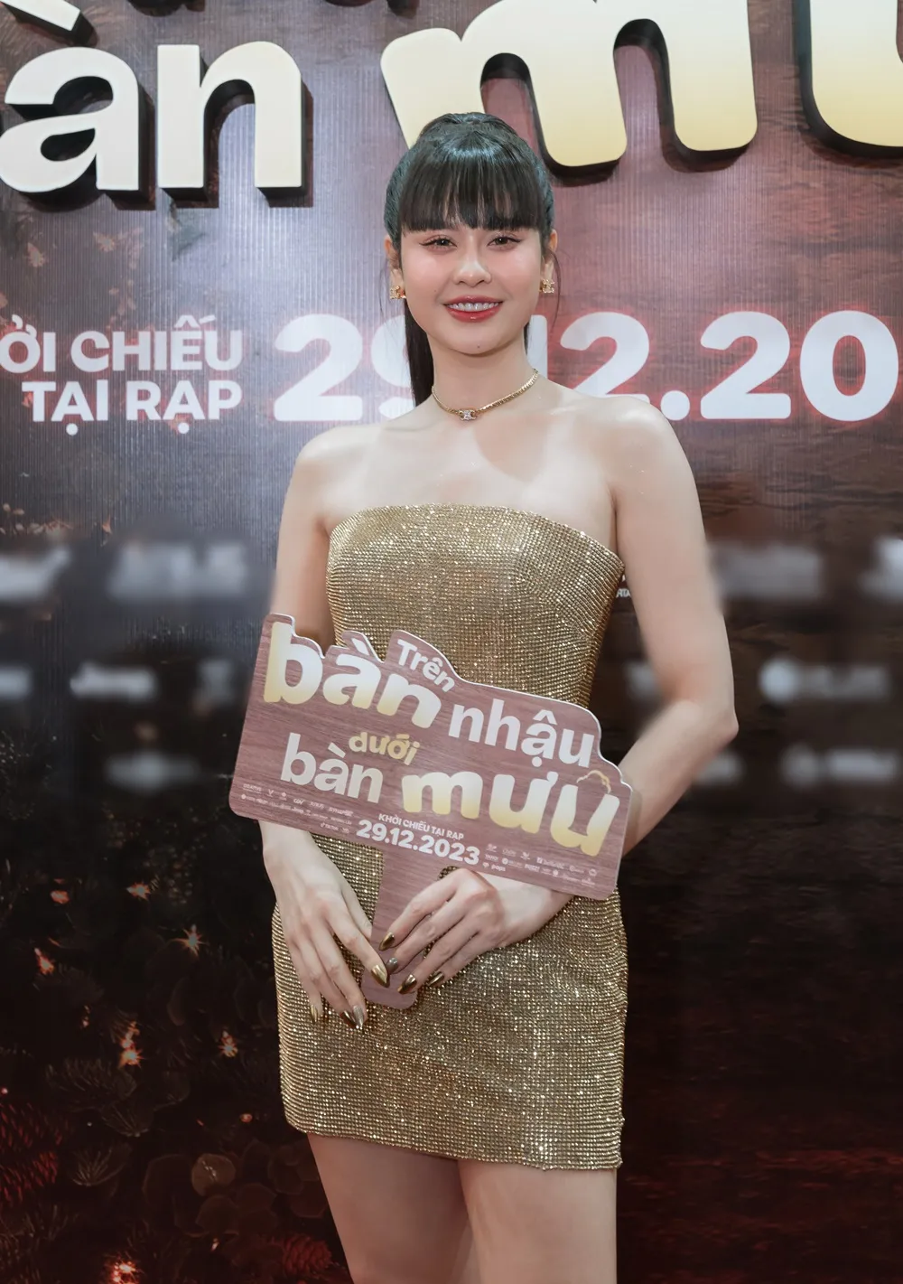 tham-do-tren-ban-nhau-duoi-ban-muu (11)