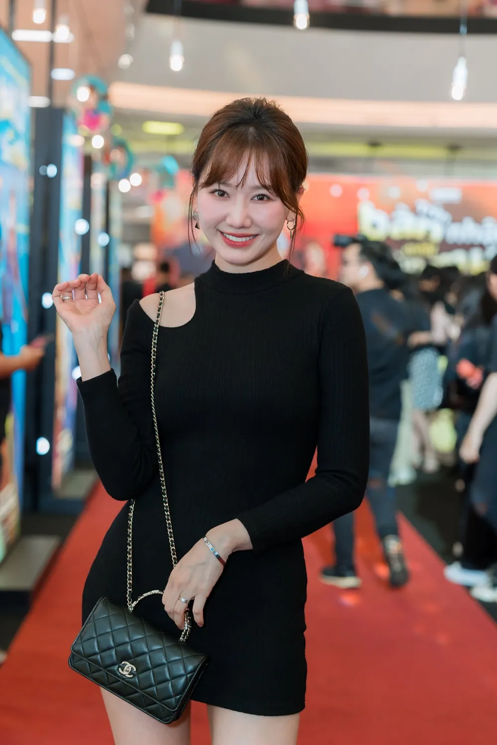 tham-do-tren-ban-nhau-duoi-ban-muu (2)