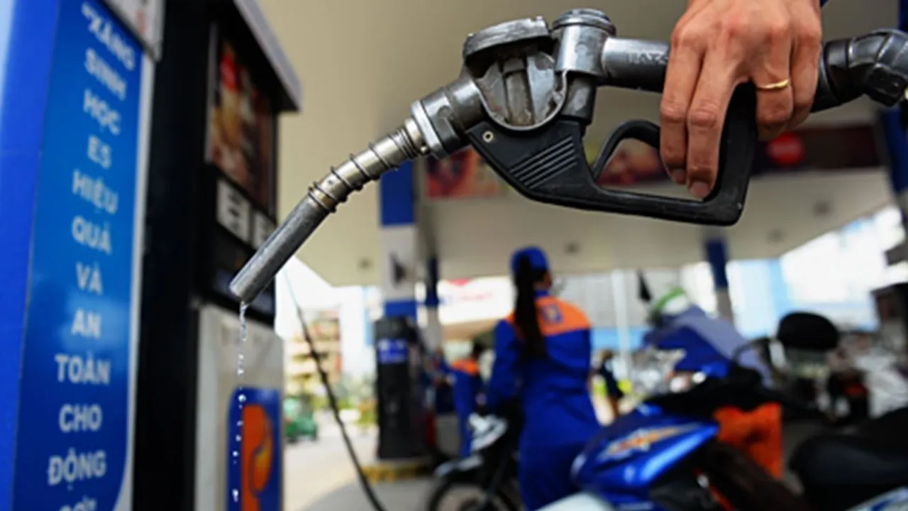 1-lit-xang-di-duoc-bao-nhieu-km-1