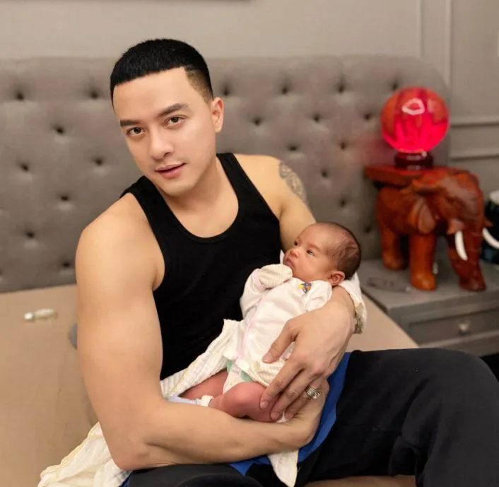 cao-thai-son-cong-khai-con-trai