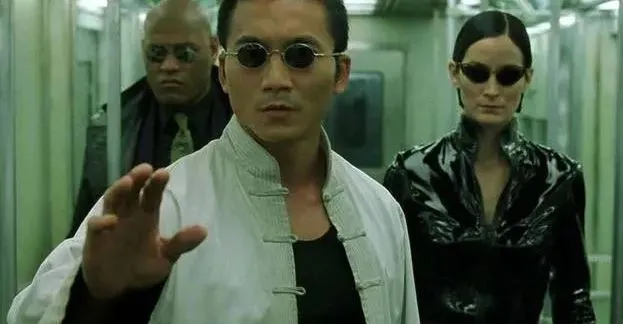 nam-dien-vien-song-ca-doi-bang-canh-phim-5-phut-2