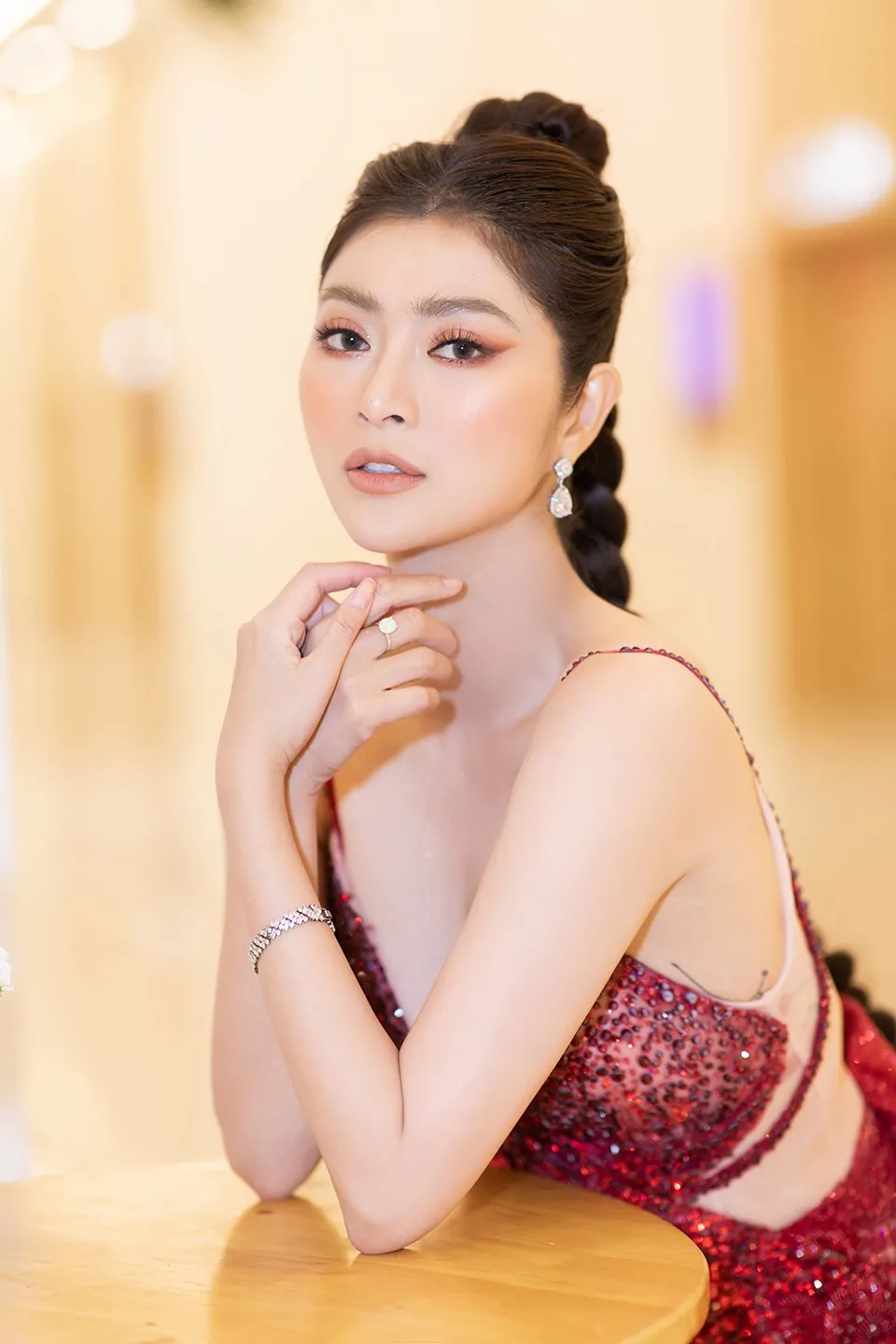 nu-dien-vien-mang-thai-con-dau-long-2