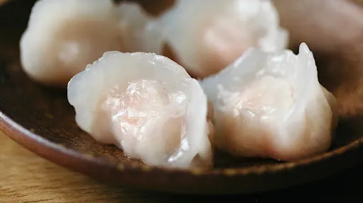 be-gai-12-tuoi-chay-than