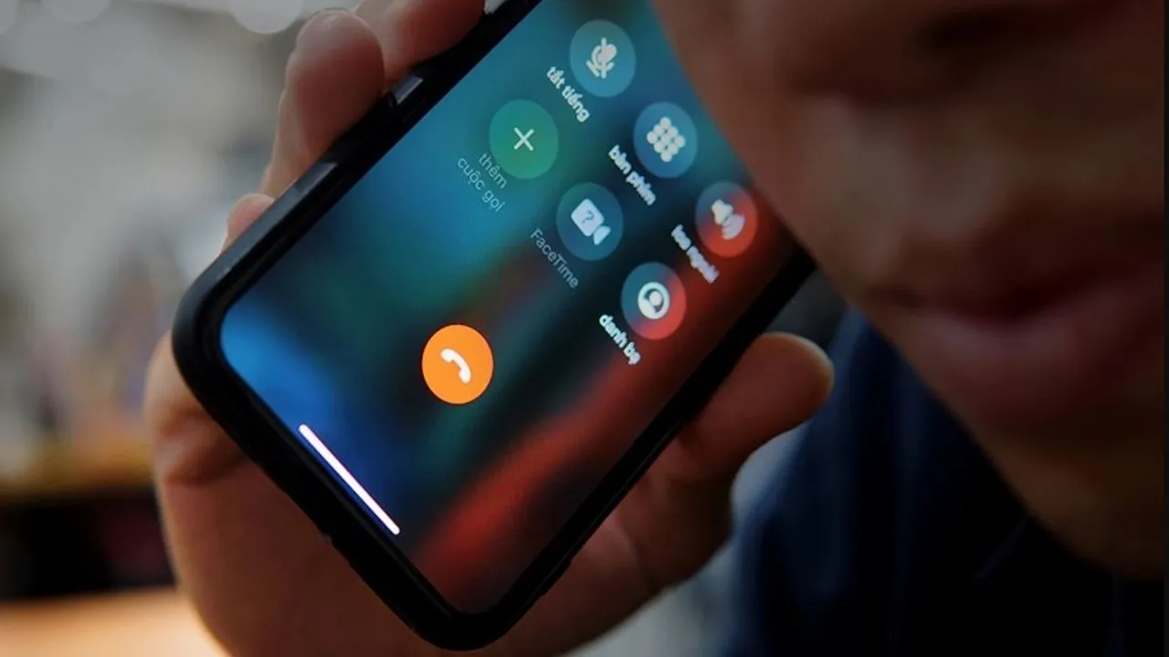 nhan-duoc-cuoc-goi-bao-cong-an-1