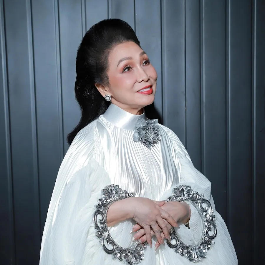 nsnd-bach-tuyet-sinh-con-cho-ty-phu-2