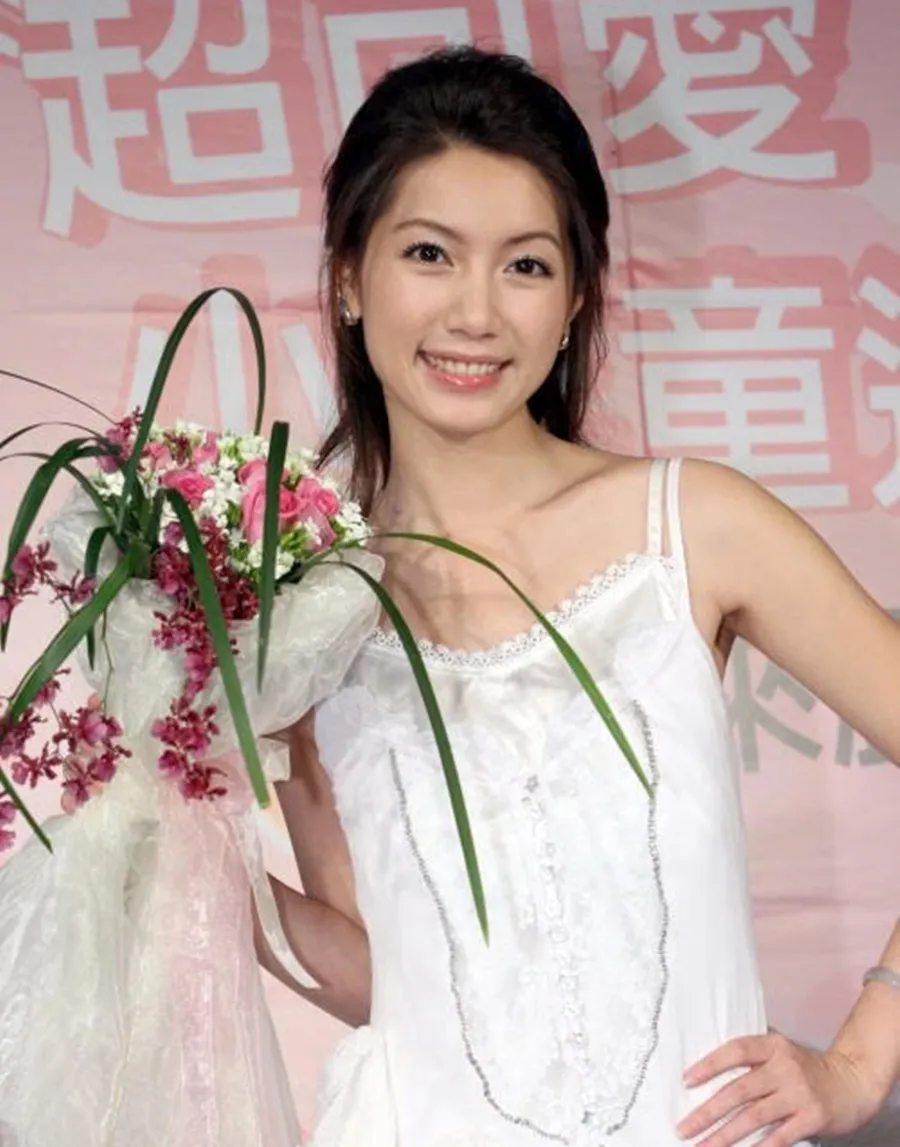 nu-dien-vien-yeu-3-ban-dien-cung-luc-3