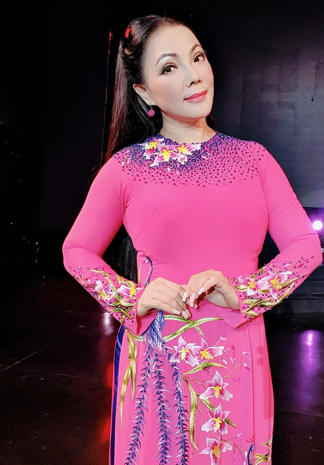 nu-nghe-si-cai-luong-hat-lo-to-3