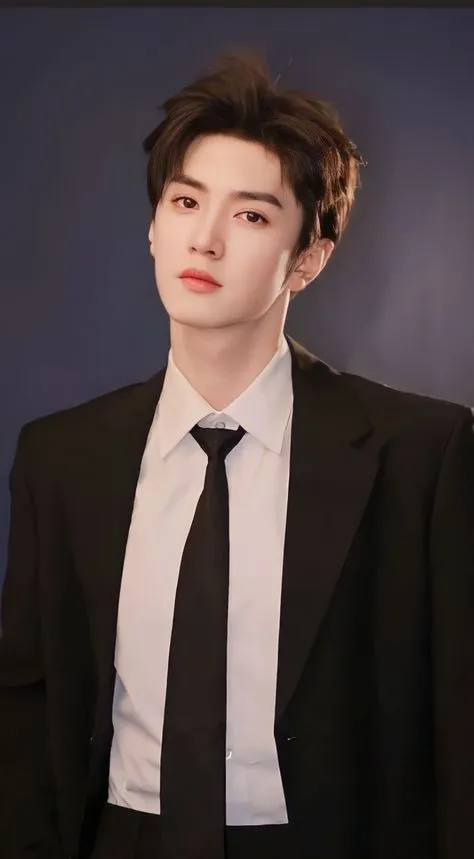 the-luc-dung-sau-ngoi-sao-showbiz-la-gi