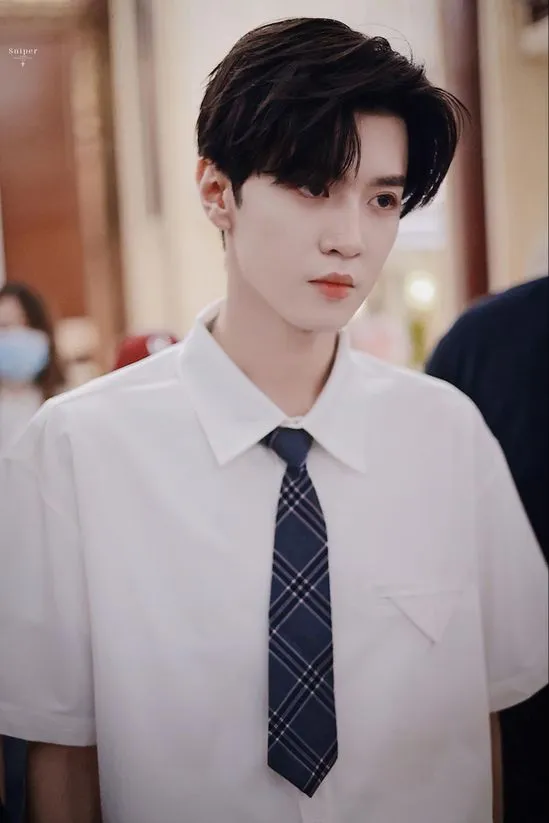 the-luc-dung-sau-ngoi-sao-showbiz-la-gi-1