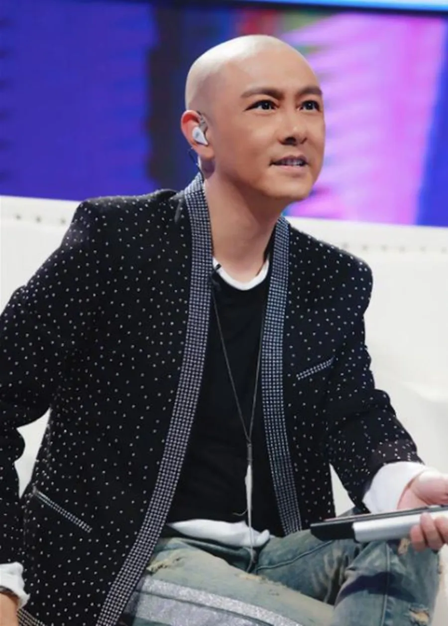 truong-ve-kien-bi-nga-nhao-tren-san-khau-3