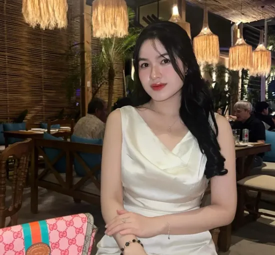 co-gai-2k2-dap-tra-yeu-ky-su-luong-100-trieu