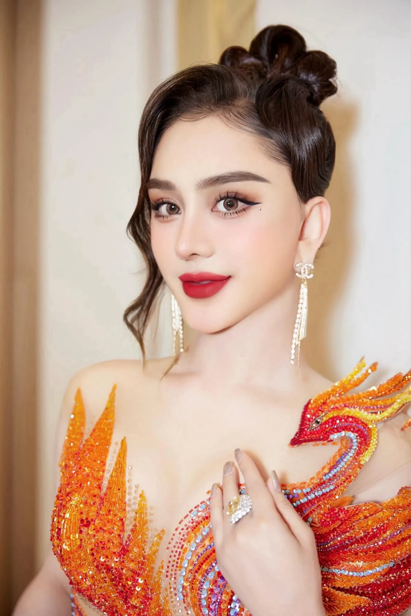 lam-khanh-chi-gap-bien-giao-lai-facebook-2