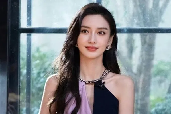 angelababy-lo-dien-sau-phong-sat-1