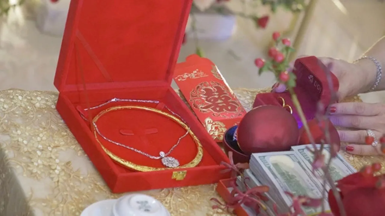 co-dau-tra-lai-2-ty-sinh-le-1