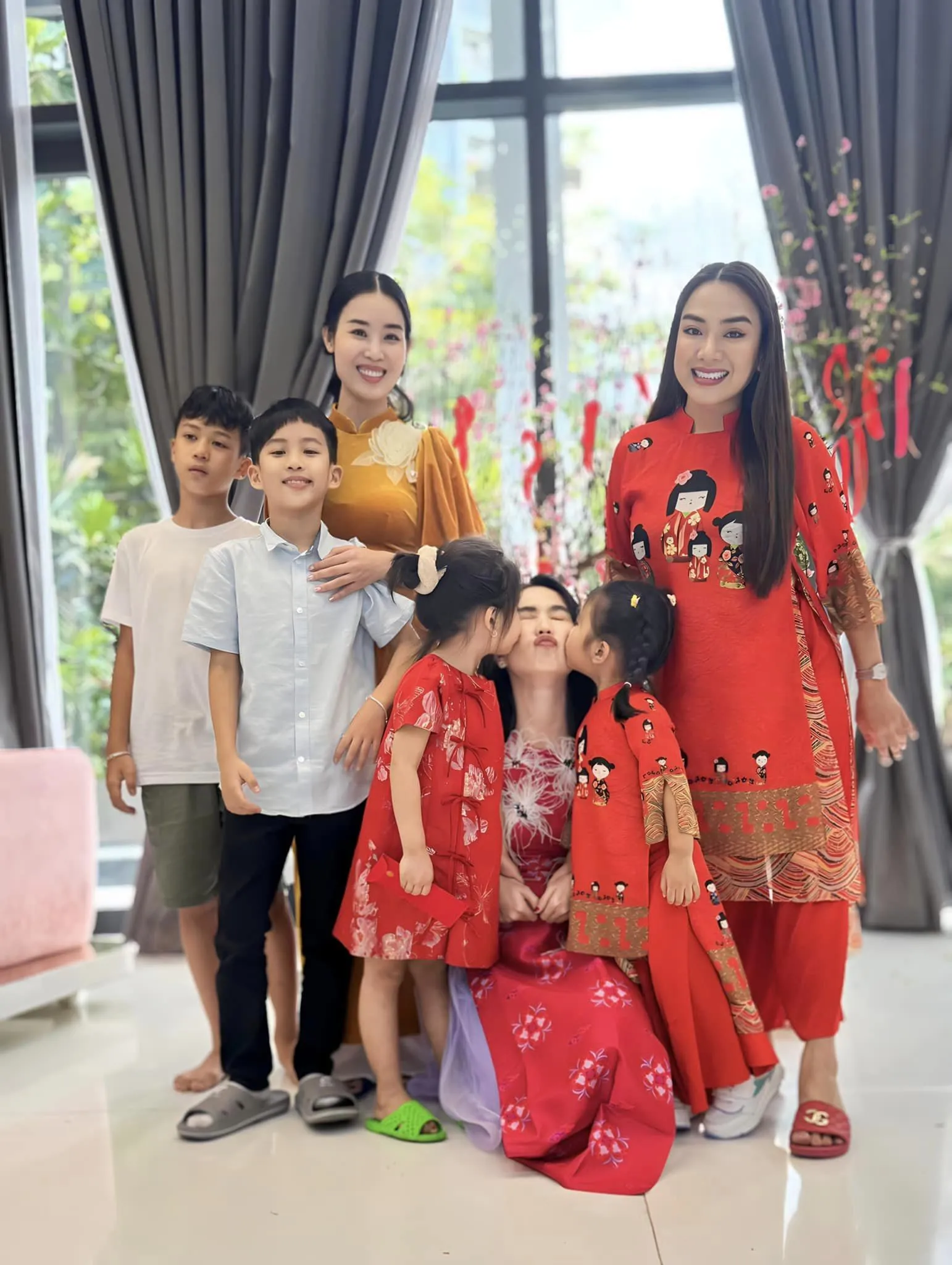 ngoc-trinh-li-xi-cac-chau-1