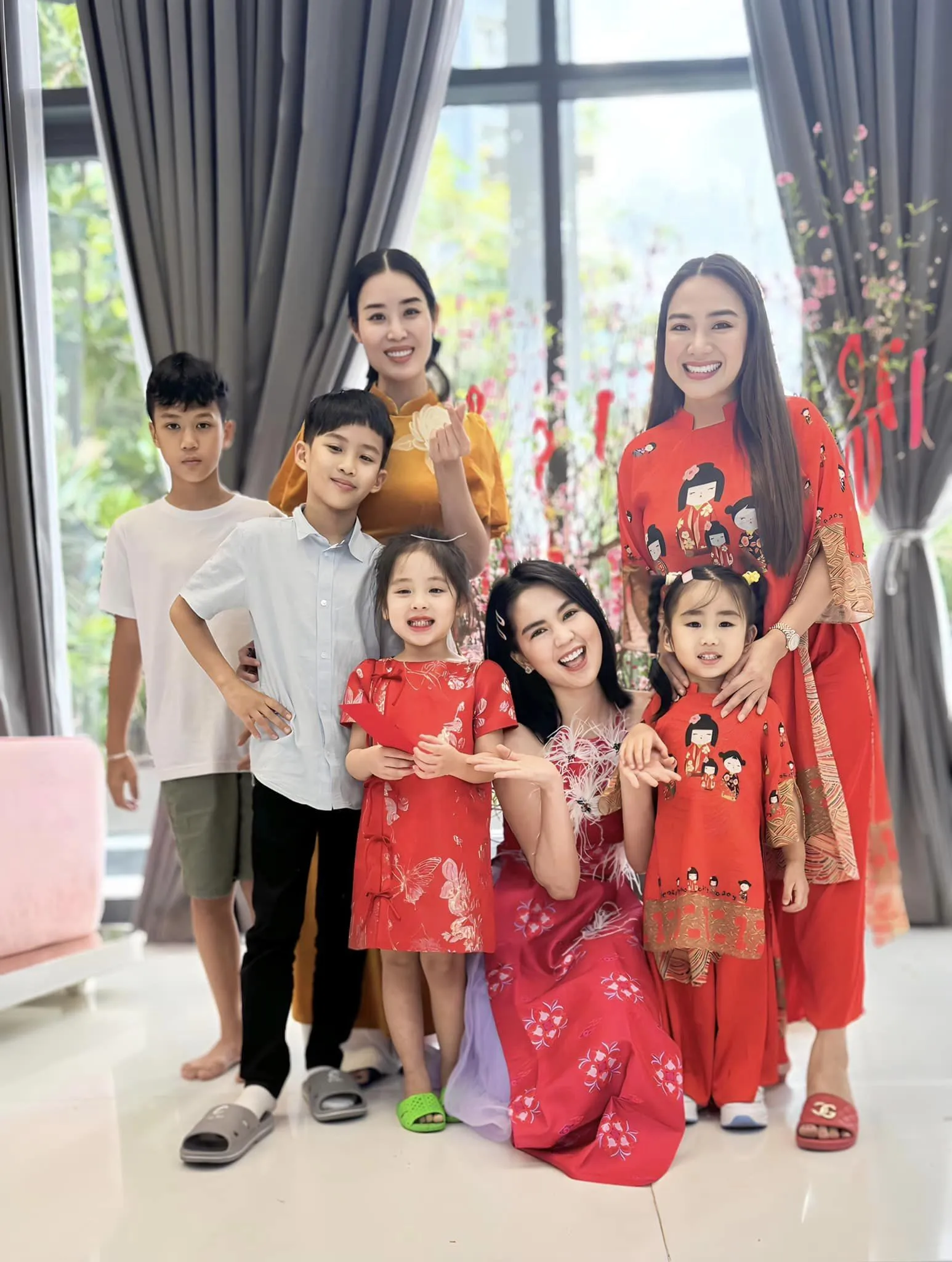 ngoc-trinh-li-xi-cac-chau-2