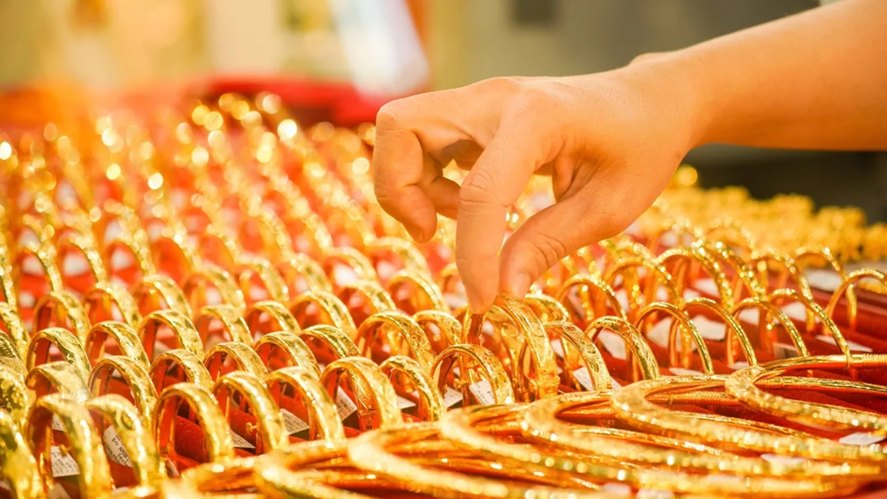 nen-mua-bao-nhieu-vang-ngay-via-than-tai