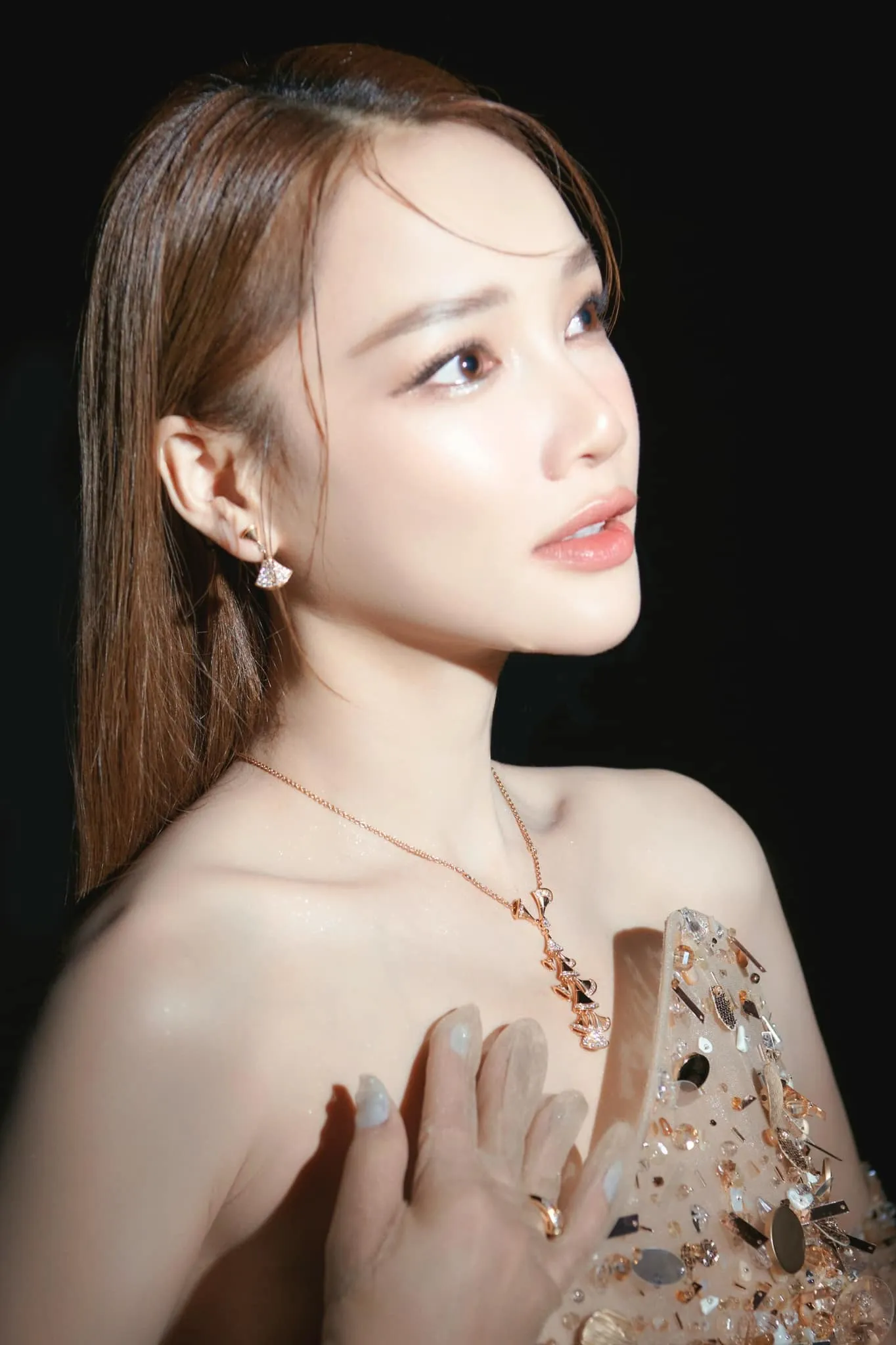 ly-do-nha-phuong-luon-im-lang-truoc-moi-song-gio-3