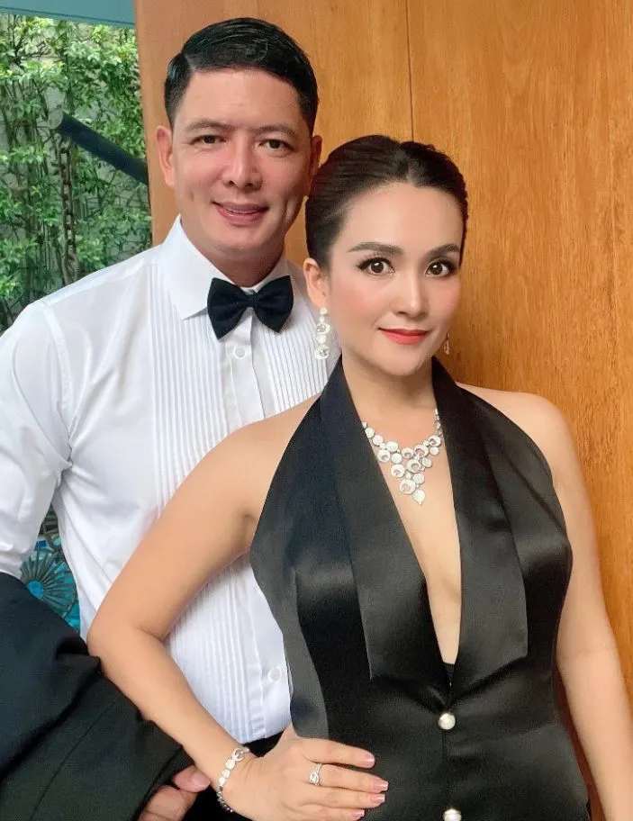 nam-dien-vien-roi-showbiz-di-ban-sau-rieng-1