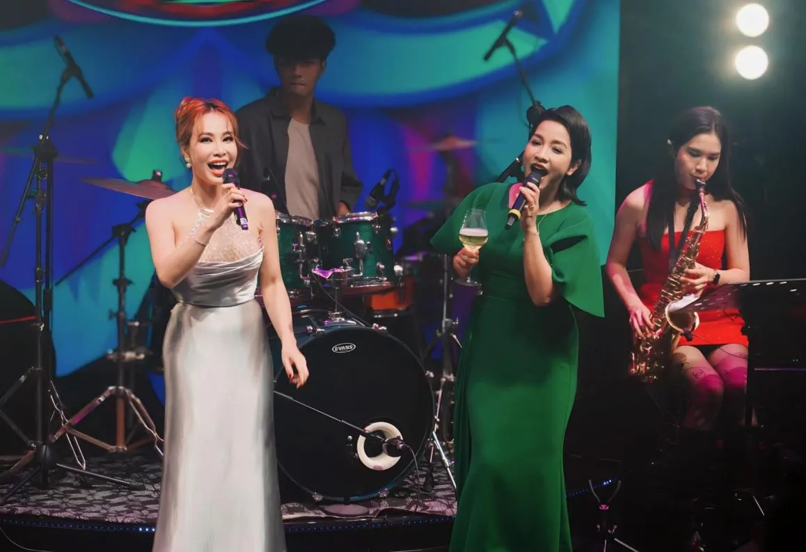 my-linh-bi-quat-tran-roi-trung-dau