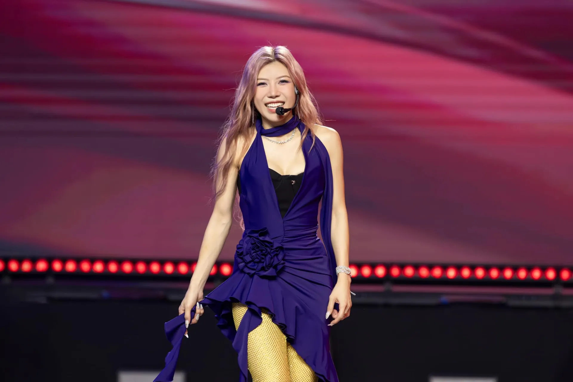 trang-phap-noi-gi-tham-gia-show-ban-trung-3