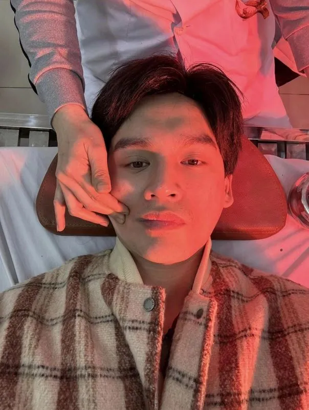 nguyen-tran-trung-quan-liet-nua-mat