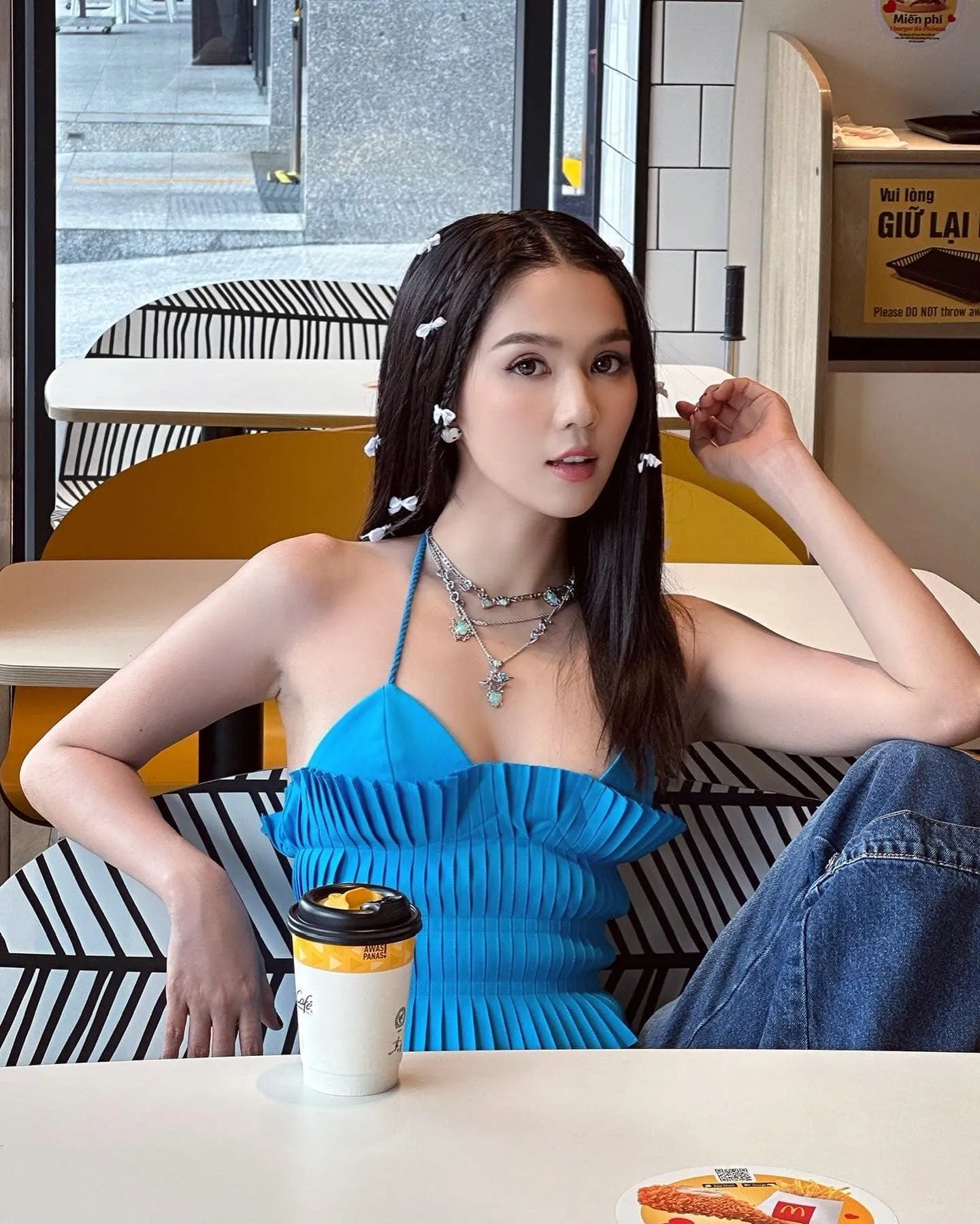 vi-sao-ngoc-trinh-mac-kin-sau-bien-co-3