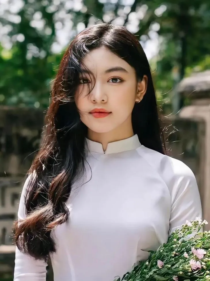 quyen-linh-nhan-hoa-hau-lam-con-nuoi-1