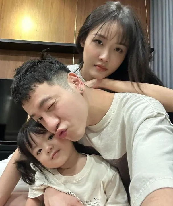 phi-ngoc-hung-unfollow-truong-my-nhan-1