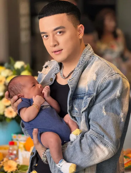 cao-thai-son-lan-dau-cong-khai-me-cua-con-trai-1