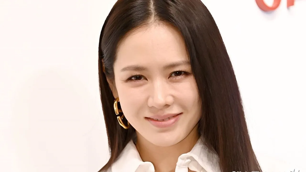 son-ye-jin-lo-dau-hieu-lao-hoa