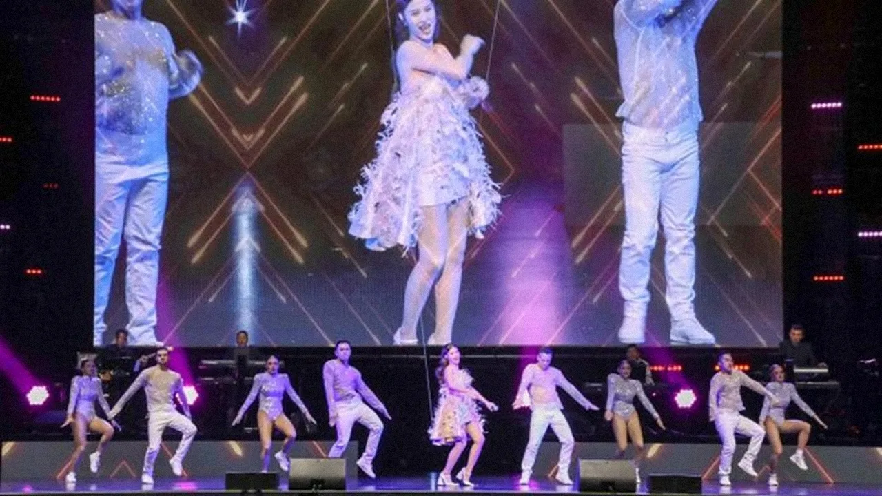 dong-nhi-bau-4-thang-nhay-cuc-sung