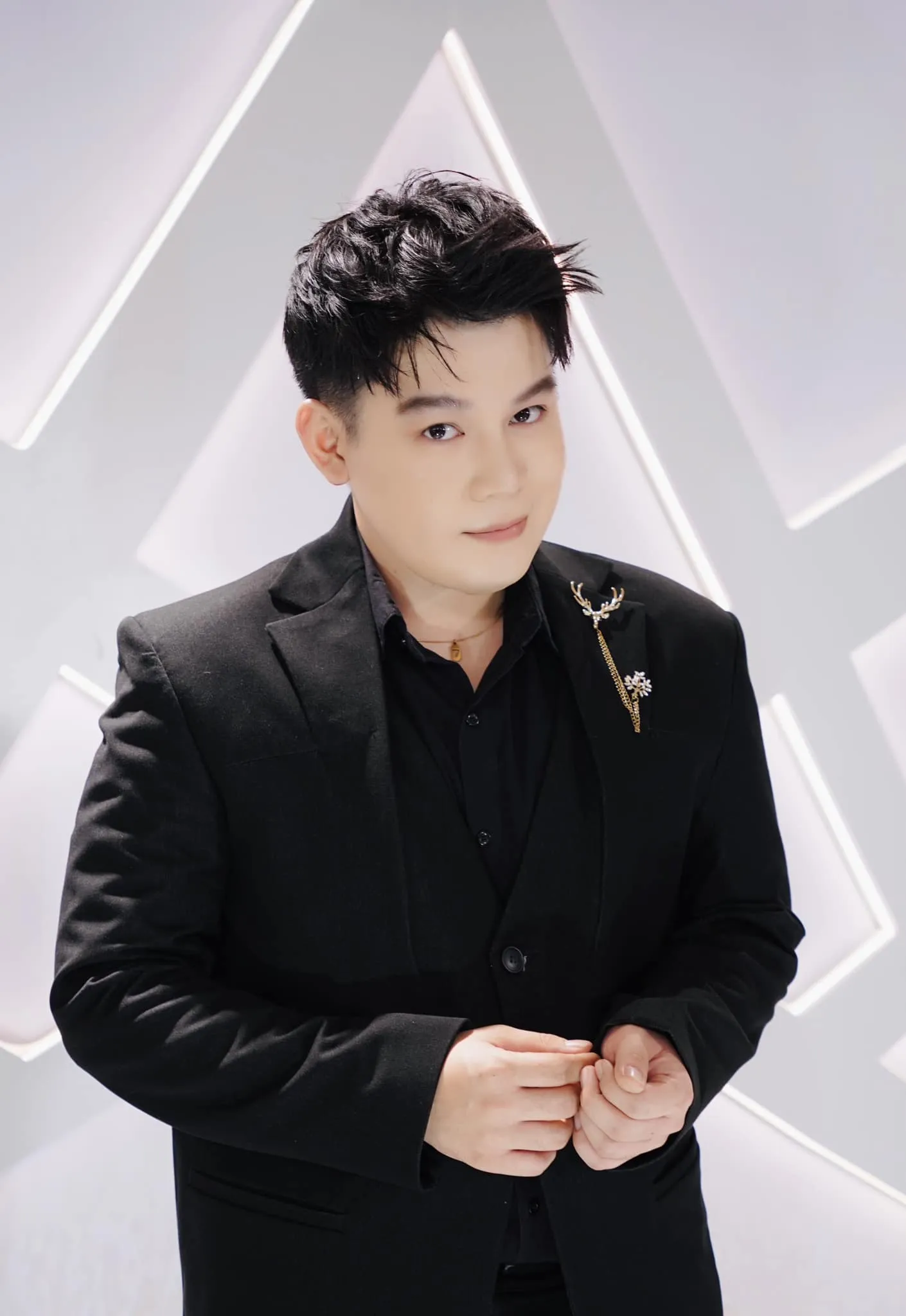 long-chun-livestream-tien-ty-1