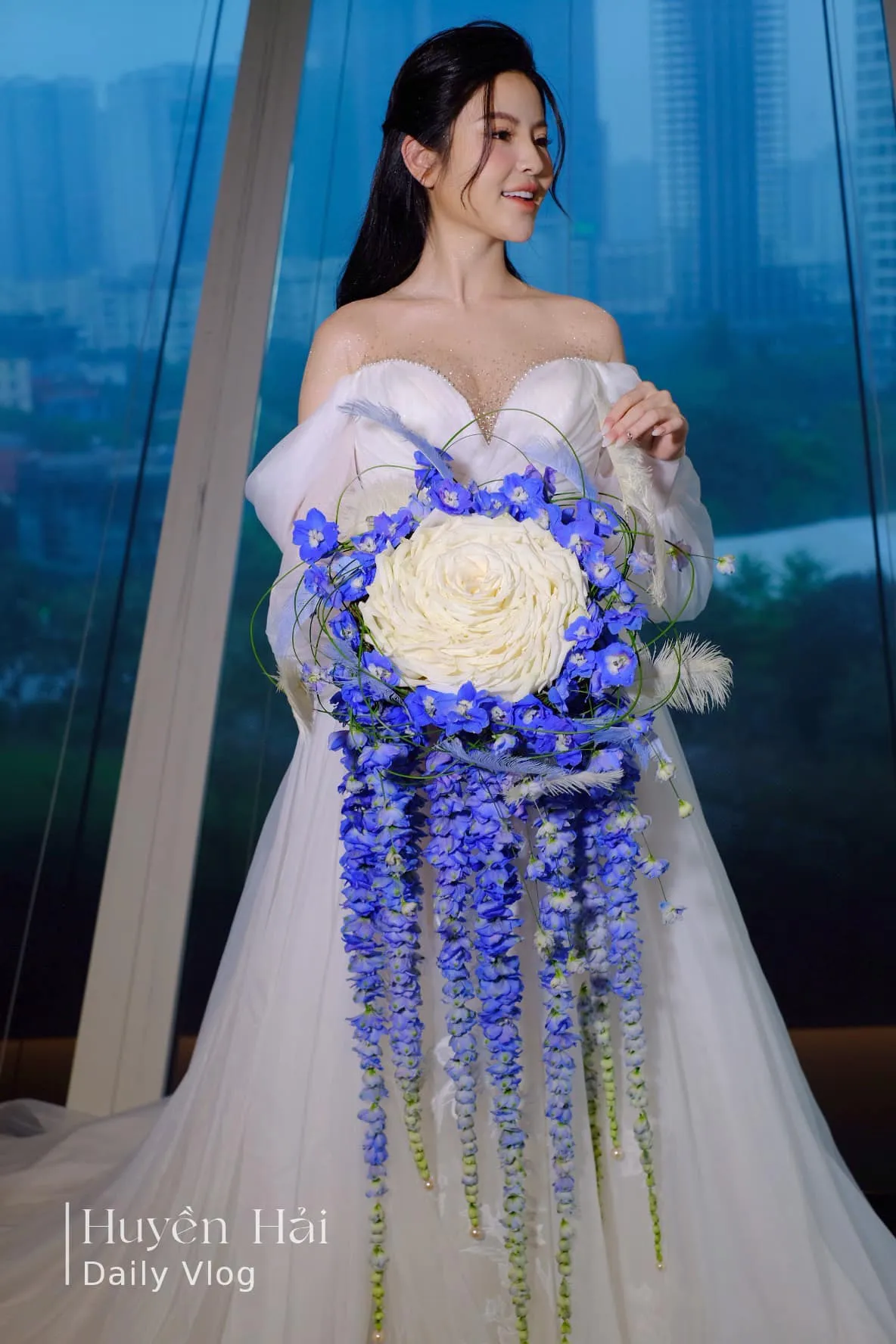 chu-thanh-huyen-hoa-cuoi-1