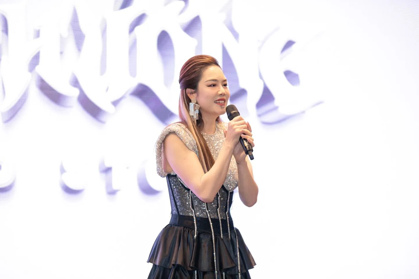 vi-sao-lunas-5-thanh-vien-4